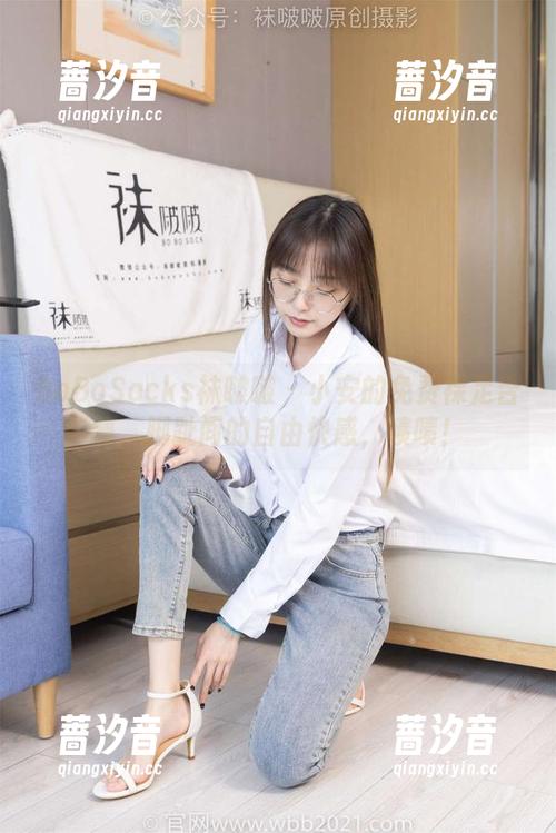 BoBoSocks袜啵啵-小安 BoBoSocks袜啵啵 - 小安的免费裸足合集,脚趾间的自由快感,啧啧!