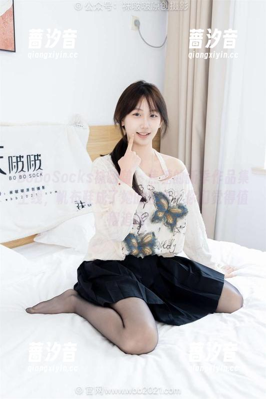 BoBoSocks袜啵啵 - 焦糖的新季作品集上线，帆布鞋成了她的签名？你们觉得值得追吗？