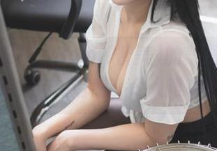不止是厨娘，Bomi(普美)的美图更像是一道道虚拟的诱惑，令人难以抗拒。