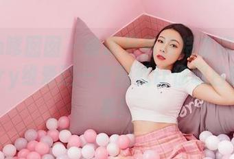 Feilin嗲囡囡 – 谁说只有模特才能有长腿？gary维爱这一套图就让你明白意外的美！