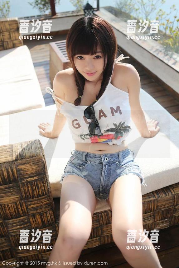 MyGirl美媛馆 - 随便一跳就有的泳池套图，Vetiver嘉宝贝儿把玩水的乐趣带来了