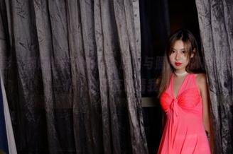 PANS摄影 – 娜娜的新模试镜？原图与照片，那种不言而喻的动作，似乎在邀请我。