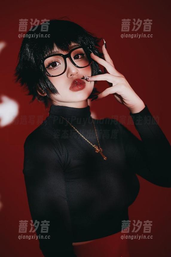 精选写真，PuyPuyChan用家庭主妇的姿态玩儿出新高度