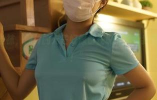 ROSI白色丝袜，照片的光芒好像都在说：“看我看我，别走啊！”