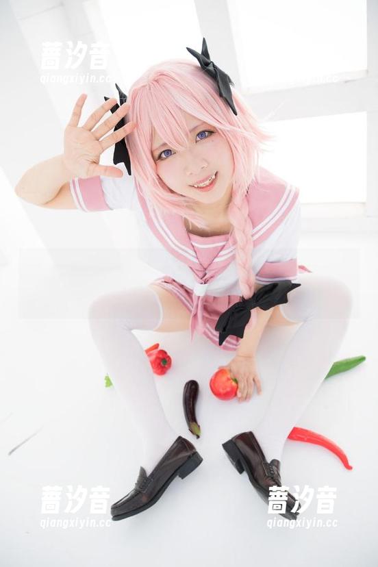 Tomiko(とみこ)学姐的写真幻想：一场杂货铺一样的福利派对？