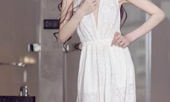 TouTiao头条女神 – 李丽莎的丝袜套图，灵动如花，让我每次都会不自觉停下来想想。