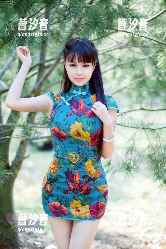 TuiGirl推女郎 - 李丽莎在白色写真墙前，我只想说壁纸也想上热门！