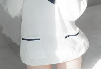 套图里的Uhye(이유혜)，体操服萦绕着青春的味道。