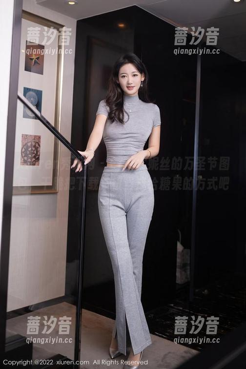 Xiuren秀人网 - Egg尤妮丝的万圣节图包，干脆把下载按钮当成给糖果的方式吧！