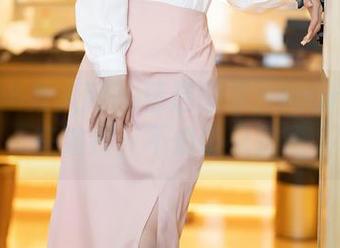 Xiuren秀人网 – 精选图集：laura阿姣在迪拜，不怕热只怕晒