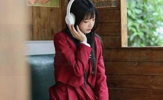 Xiuren秀人网 – 冷月yuer，你家女友图集的背景是不是上了一门‘搭配课’？