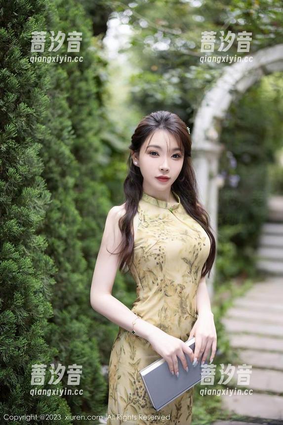 Xiuren秀人网 - 夏馨瑶跨界当秘书，美图不仅免费，剧情更让人意想不到！