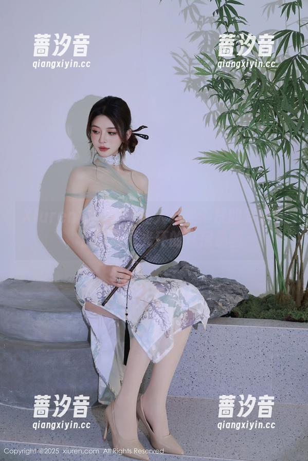 Xiuren秀人网-罗爱乔 Xiuren秀人网 - 让人忍俊不禁的罗爱乔,自带眼镜光环的私房美图