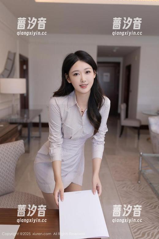 Xiuren秀人网 - 看麻布学妹的美脚，图片里藏着多少无声的尖叫？