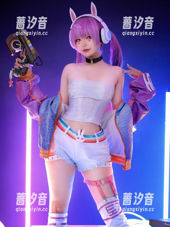 红裙在飘散，免费的ZinieQ作品，视线停不下来。