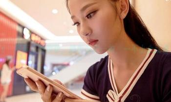 aiss – 写真里的索菲，滑板少女一枚，一不小心就看呆了