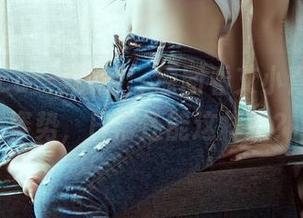 partycat轰趴猫 – 原图看艾小青居家新姿势，日常还能这样拍？