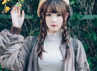 绕着“TokimekiMetro”走一遍，又好想再看一遍shimo霜月的套图了。