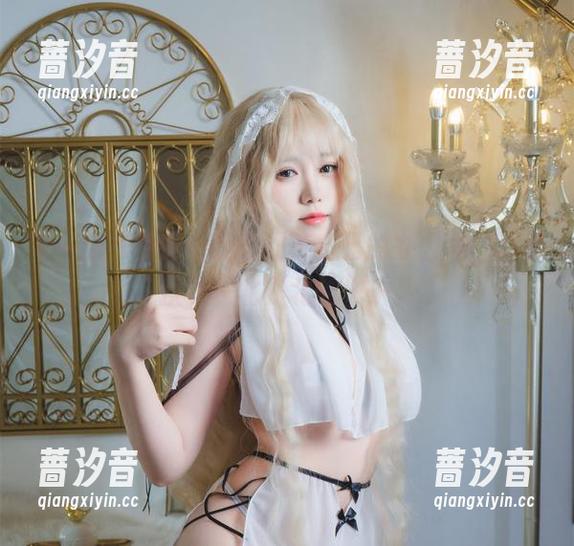 每一张作品都让我想到了自己的办公桌，真想换成一北亦北的样子。