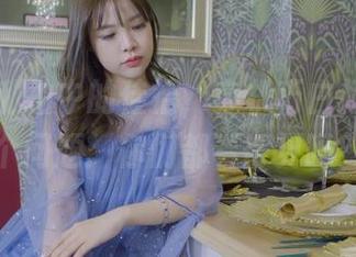 丽柜 – 私拍中的佳怡，穿机巧白裙，想问个问题：你们都看得见吗？