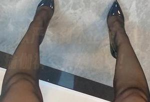 微密圈 – “从严肃到不正经，俏妞t的粉色瑜伽裤写真通通收！“