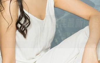 克拉女神 – 浴缸里的吕佳最新图片，洗个澡能这么好看，我服了。