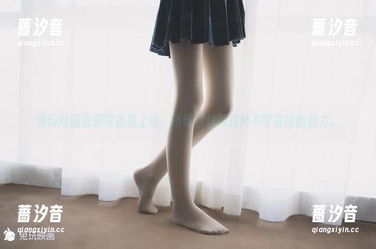 兔玩映画最新写真集上线，吊带白丝袜有种不可言喻的魅力。