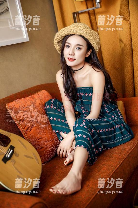 头条女神 - 泳装私拍，乔安可比我选的更挑剔，你信不信？