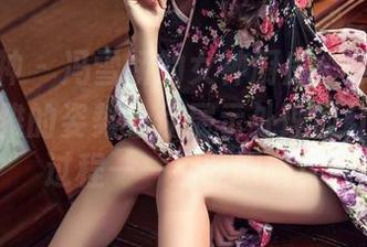 头条女神 – 冯雪娇的女神厨房：放心，让我用优雅的姿势给你展示处理西红柿的全过程——别眨眼哦！
