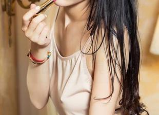 头条女神 – 杜花花的白裙图集，这波轻松随意的小心思真绝了。