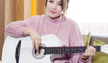 头条女神 – 莫晓希的棉袜，原图曝光！这算不算小尴尬？