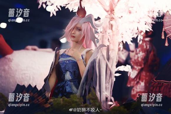 奶狮不咬人的嫦娥如梦令，来的这波写真比你的梦还美哟
