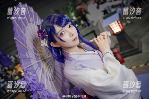 妍子坚不可摧穿着皮衣的样子，画面无圣光，果然是美图系列的套路啊。