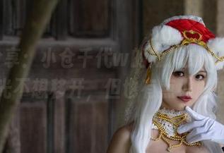 图片分享：小仓千代w的短裤穿搭，我的目光不想移开，但也有点小尴尬。