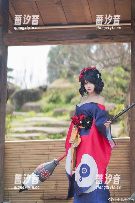 原图时间：小仓千代w这旗袍略像寻找女巫的旅程，灵气满满