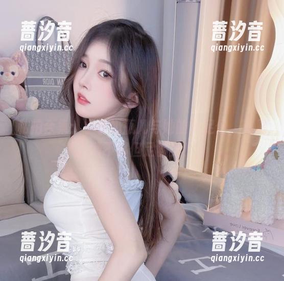 小小奶瓶儿 私拍合集:小小奶瓶儿与她的美足们,鸡尾酒不够但足够美!