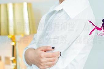尤果网 – 最新旅拍图片问世，张栩菲的背景和前景合得那么自然，我都想学？