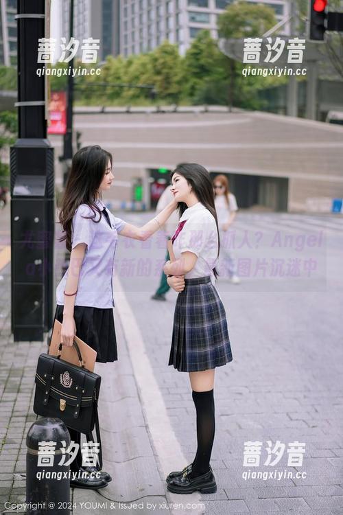 尤蜜荟-Angela小热巴 尤蜜荟 - 这毛衣看着咋那么抓人?Angela小热巴又有新的系列,最新图片沉迷中