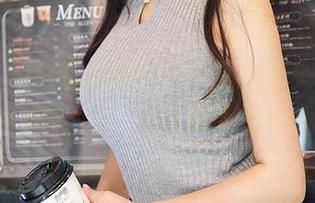 尤蜜荟 – 看看Domen瑶瑶的油亮原图，真的很会拿捏点！精选中暗藏的小心思。