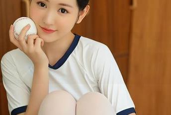 尤蜜荟 – 浏览这组美图吧，您的蛋蛋与停车场的玩乐武装娘在线羞羞啦！