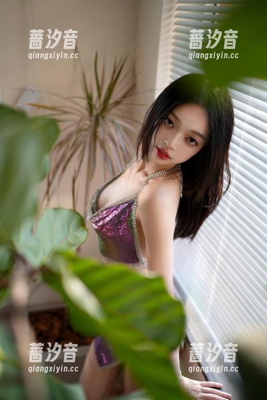 微密圈 - 连体衣的选择竟然如此大胆？徐珺大哥的精选作品让我开始反思我的衣柜了…
