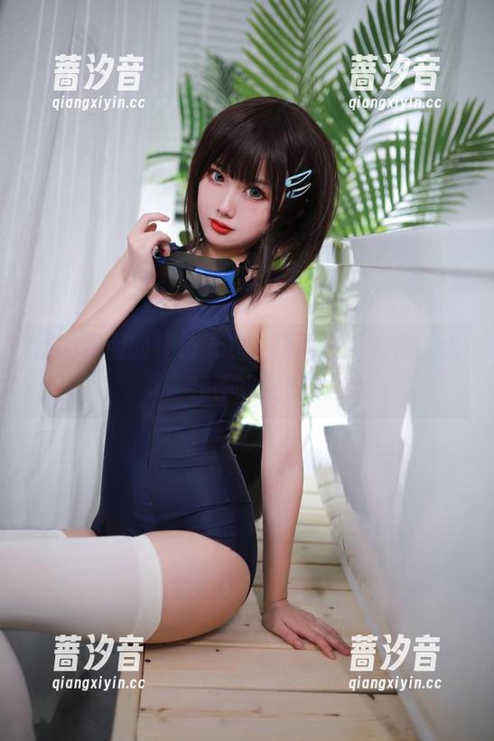 您的蛋蛋的红色泳衣，原图一探究竟，火辣不火吗？