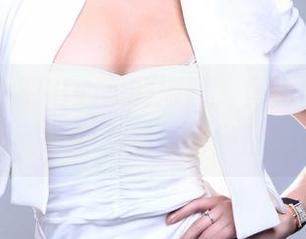 推女郎 – 别出心裁的娜露，竟用黑白写真给我一种看不清的怅惘感。