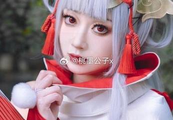 浴缸中桃墨公子的cos新高度，好奇心满分
