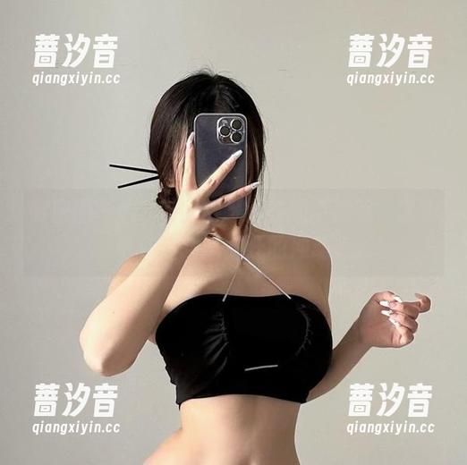 微密圈 - 啊，桃沢樱呀泳衣的高清照，隐约中有种想喝椰汁的冲动。