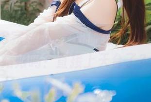 天台COS完整版，桜桃喵是个不怕高的小姑娘吗？直接上天台了？