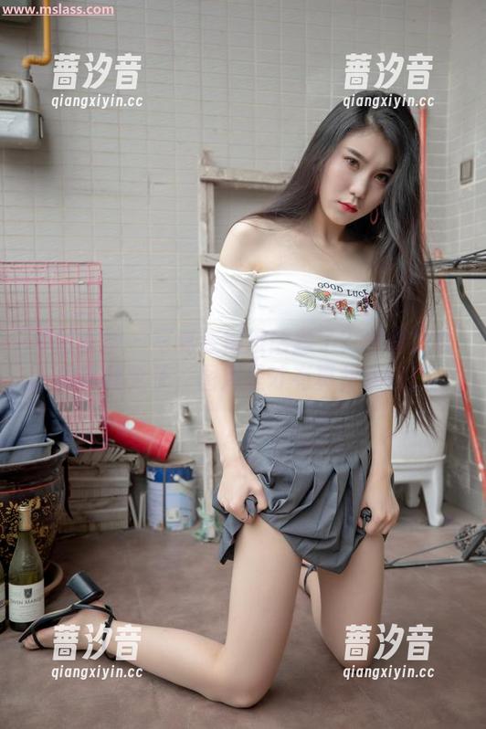梦丝女神 - 写真变得没话题了？去看凌凌的黑丝靴子，图库里才有真材实料！