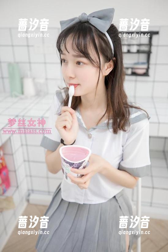 梦丝女神 - 玥玥天台写真集——突然觉得，这地方是平衡思绪的完美屏障。