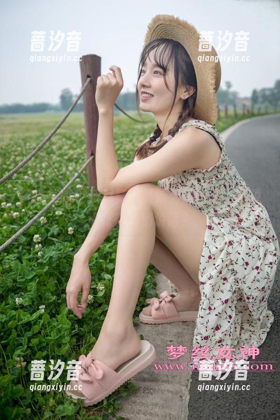梦丝女神 - 花月舞，最新海边套图，听说浪花在悄悄说话？
