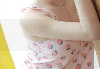 模范学院 – 撞衫？樱桃小犊子的短裙写真集分享，真是妙趣横生！